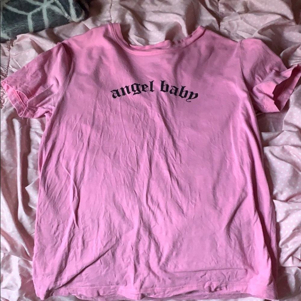A T-shirt.